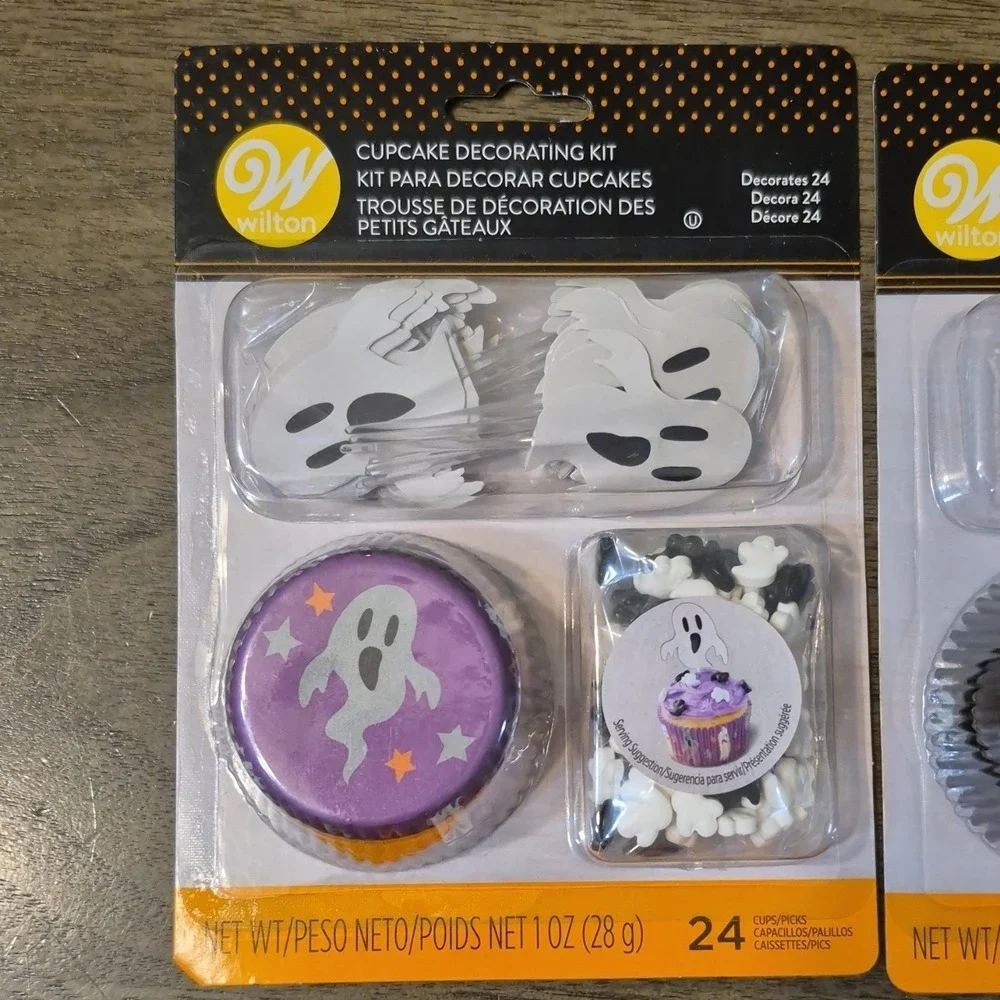 Wilton Halloween Cupcake Decorating Kit & Baking Cups Ghost Bat 24 & 100 Count